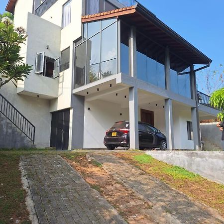 Bellaxy Ceylon Bed & Breakfast Bagian luar foto